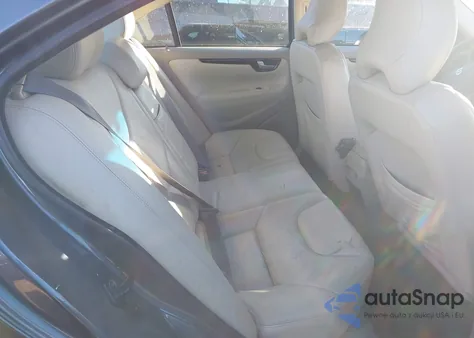 2004 Volvo S60 2.4 from USA, damaged, VIN YV1RS61T442354508